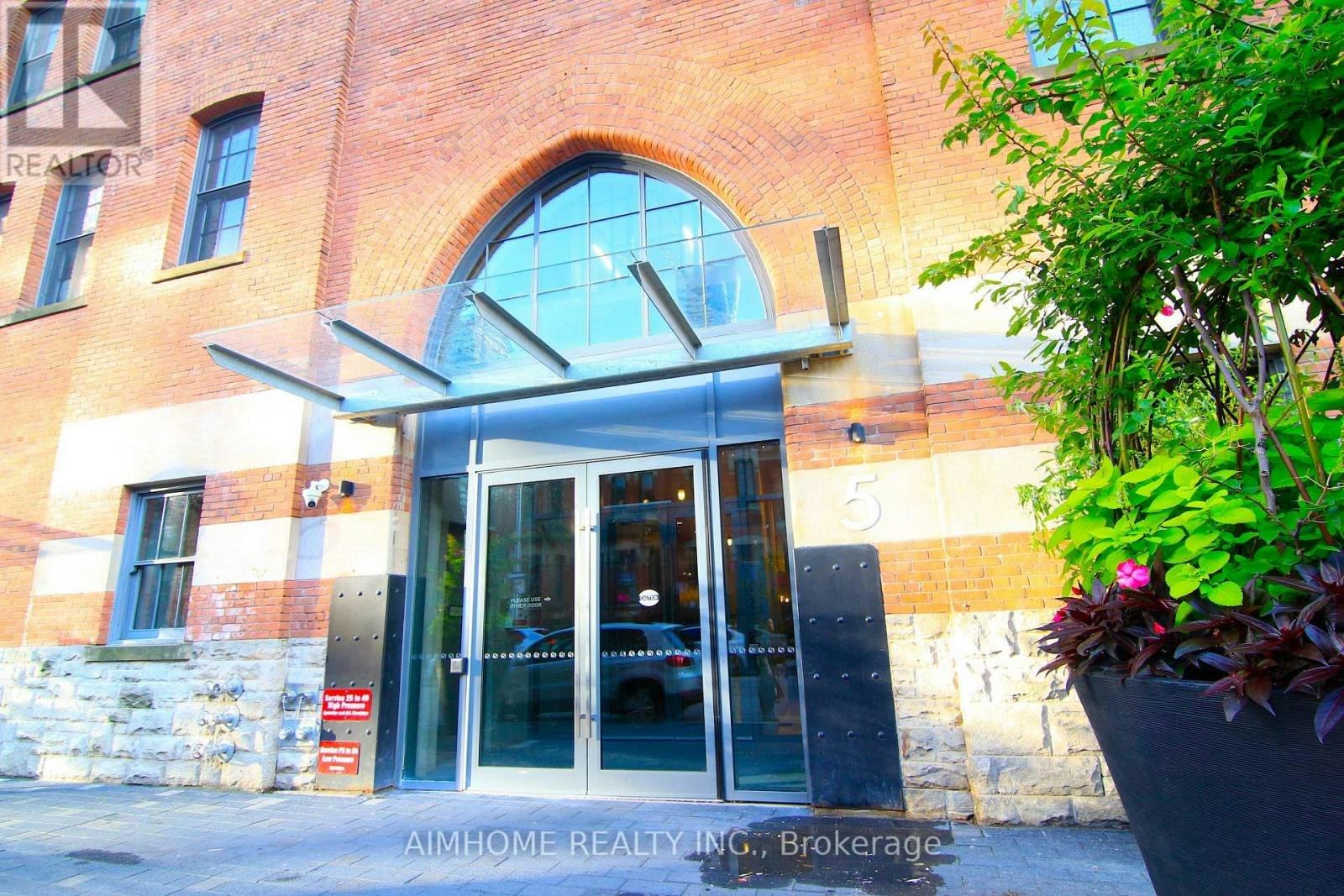910-5 St Joseph Street, Toronto, ON, M4Y 0B6 - 2