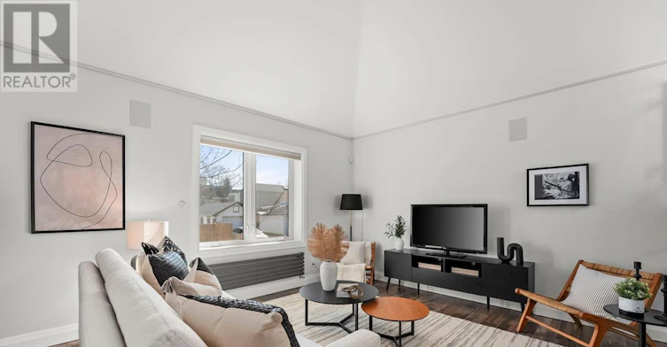 272 King Edward Avenue, Toronto, ON, M4C 0A8 - 8
