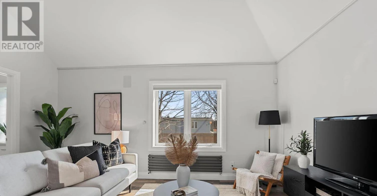 272 King Edward Avenue, Toronto, ON, M4C 0A8 - 9
