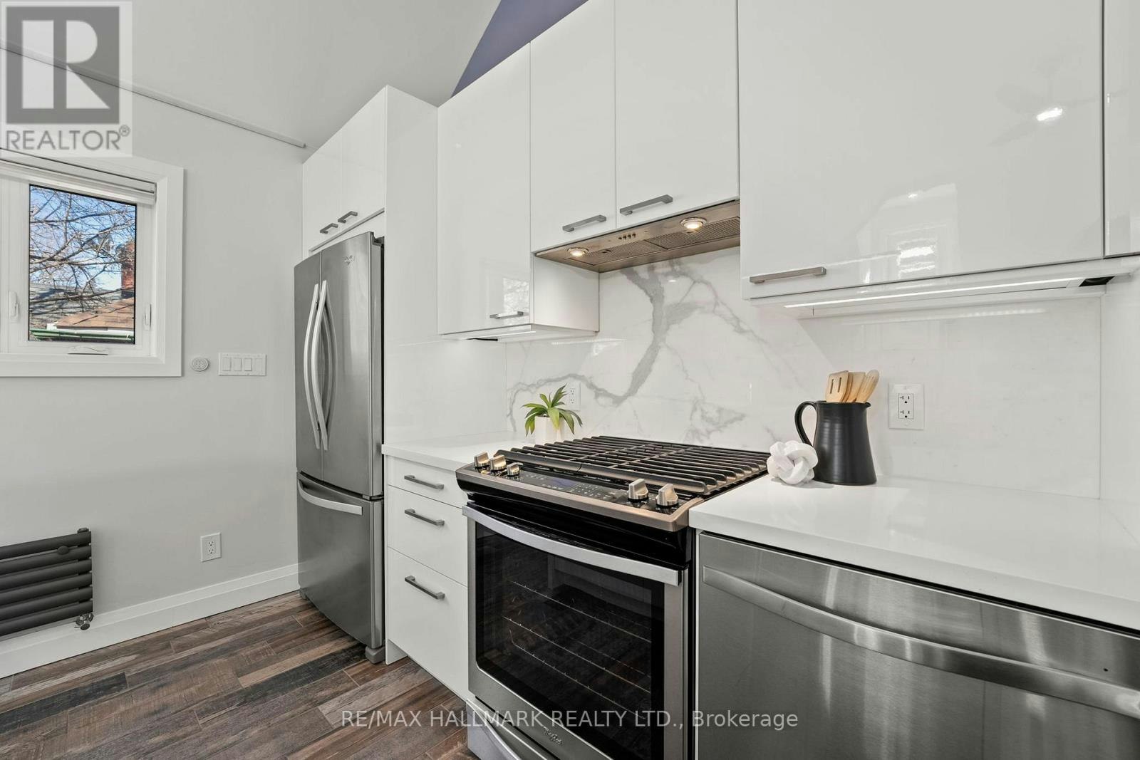 272 King Edward Avenue, Toronto, ON, M4C 0A8 - 7
