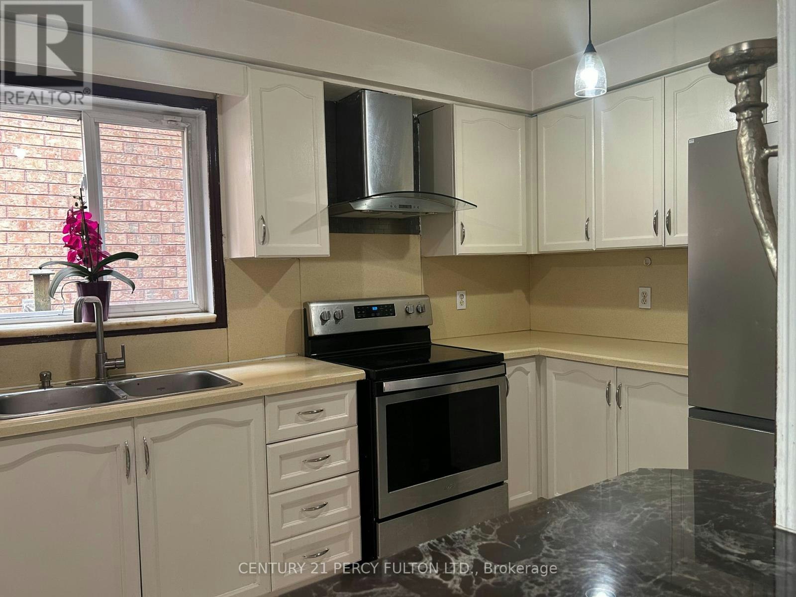 13 Purdy Crescent, Toronto, ON, M9N 3X8 - 4