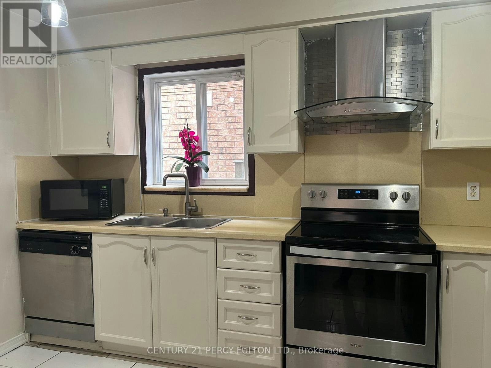 13 Purdy Crescent, Toronto, ON, M9N 3X8 - 5