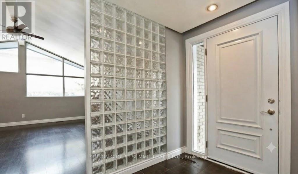 1065 Bomorda Drive, Oakville, ON, L6H 1Y3 - 2