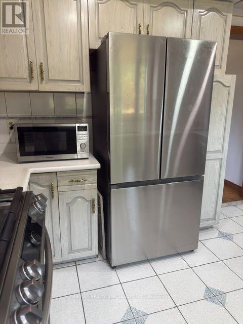 MAIN & UPPER-2 Pepperwood Place, Brampton, ON, L6S 3R9 - 5