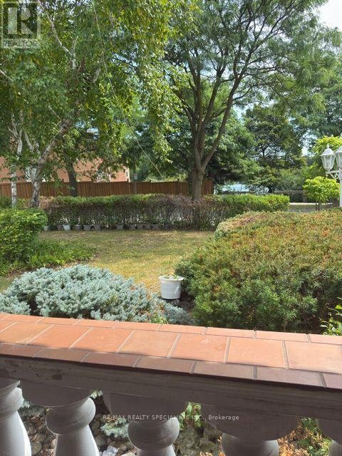 MAIN & UPPER-2 Pepperwood Place, Brampton, ON, L6S 3R9 - 3