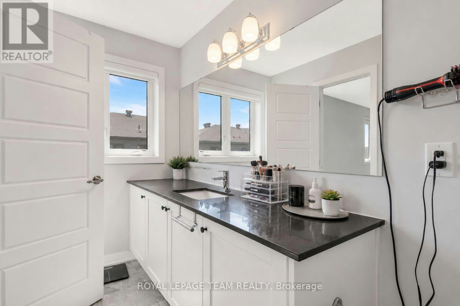 2501 Watercolours Way, Ottawa, ON, K2J 7B1 - 15