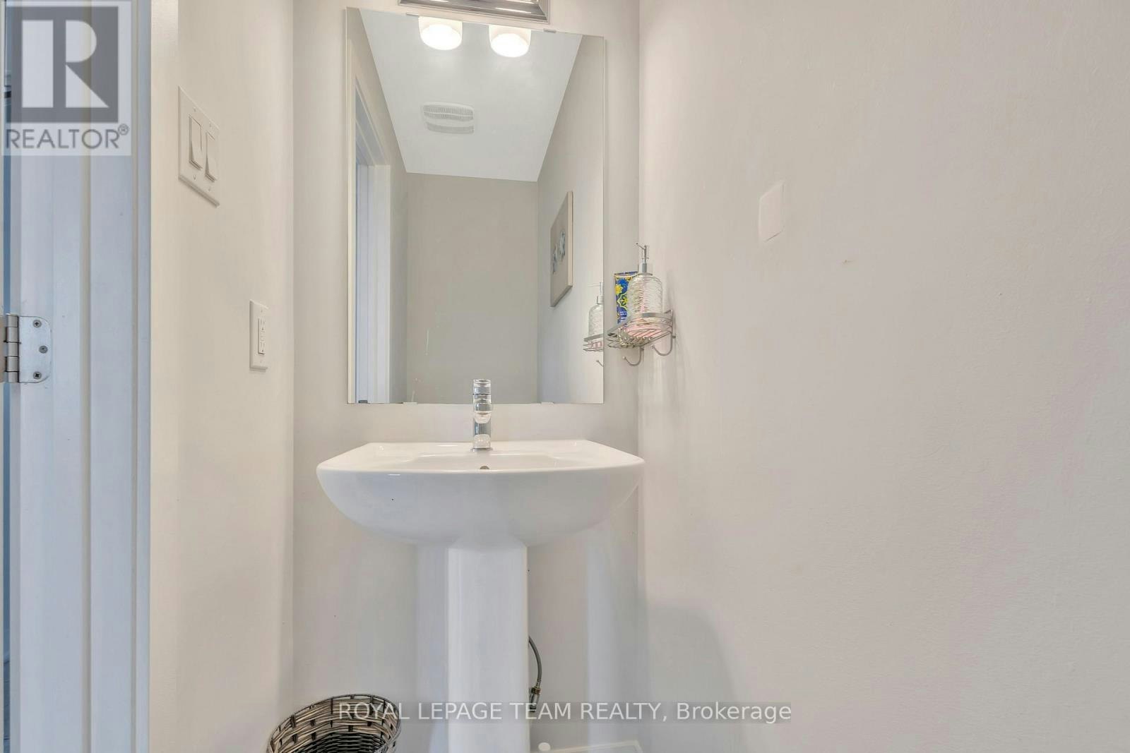 2501 Watercolours Way, Ottawa, ON, K2J 7B1 - 2