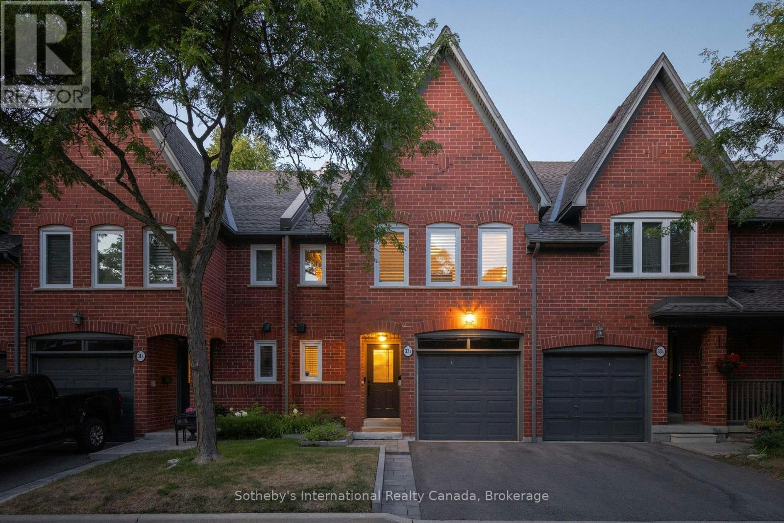32A-1064 Queen Street W, Mississauga, ON, L5H 4K3