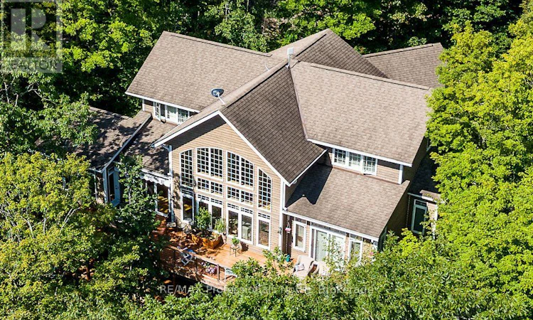 1041 Kingfisher Lane