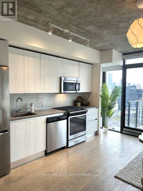 1610-111 Bathurst Street, Toronto, ON, M5V 0M9 - 12