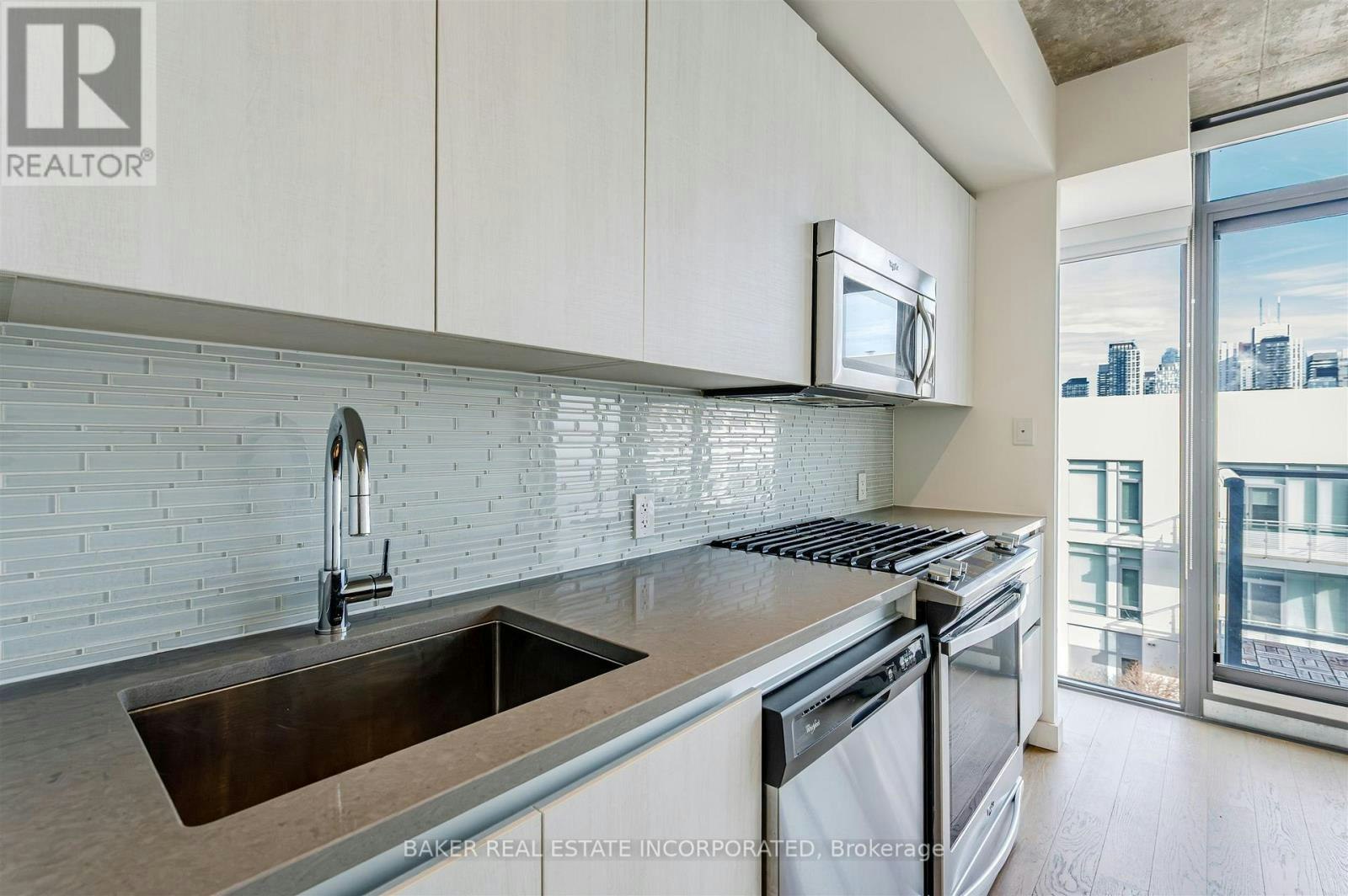 1610-111 Bathurst Street, Toronto, ON, M5V 0M9 - 13