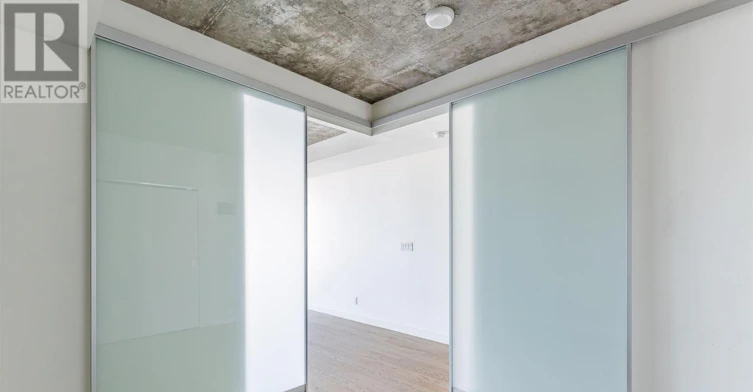 1610-111 Bathurst Street, Toronto, ON, M5V 0M9 - 16
