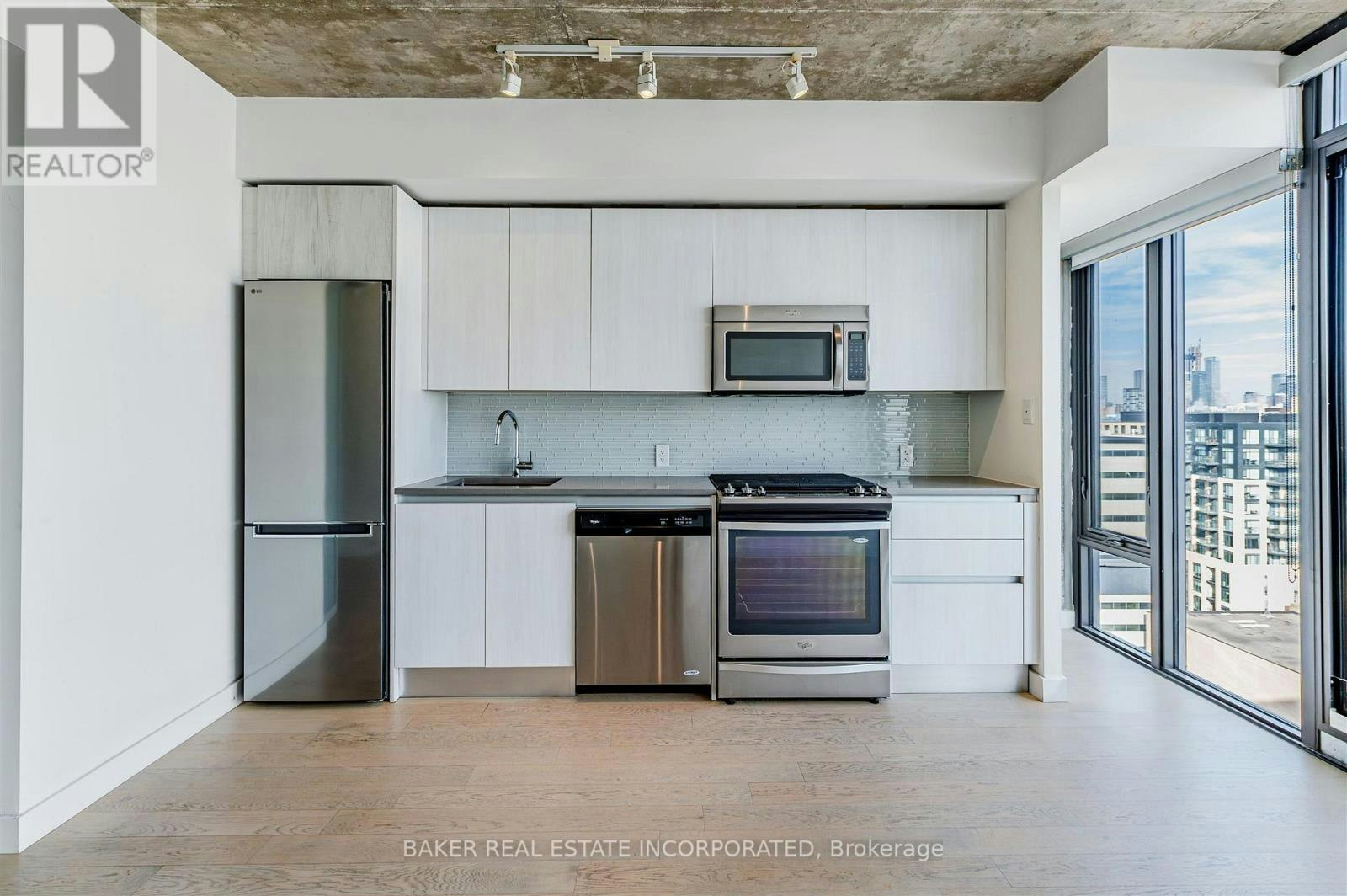 1610-111 Bathurst Street, Toronto, ON, M5V 0M9 - 11
