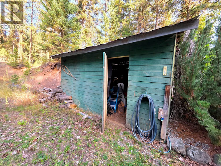 6453 Pinaus Lake Road, Falkland, BC, V0E 1W0 - 36