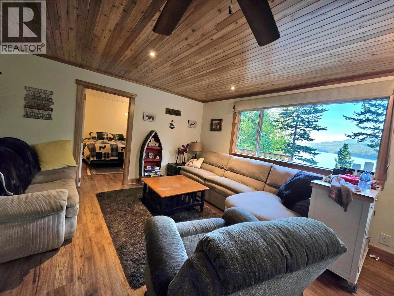 6453 Pinaus Lake Road, Falkland, BC, V0E 1W0 - 11