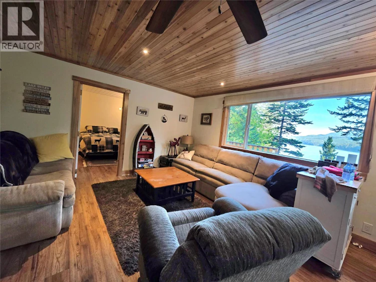 6453 Pinaus Lake Road, Falkland, BC, V0E 1W0 - 11