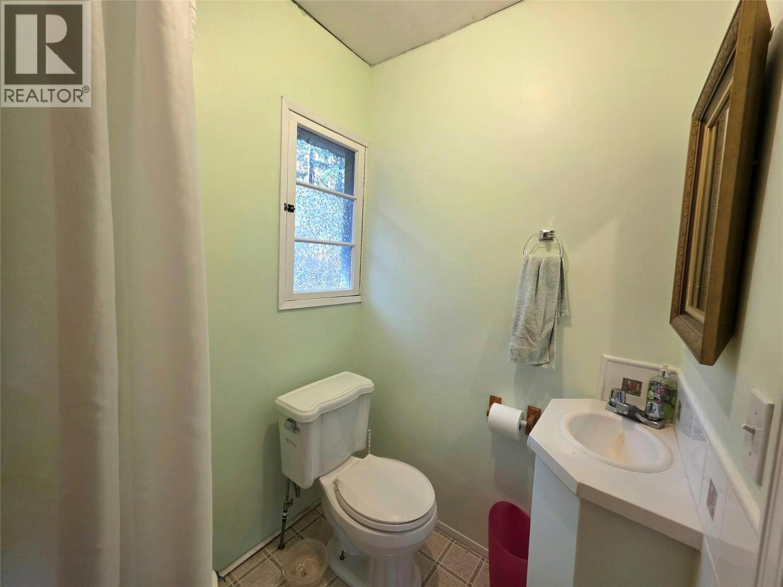 6453 Pinaus Lake Road, Falkland, BC, V0E 1W0 - 43