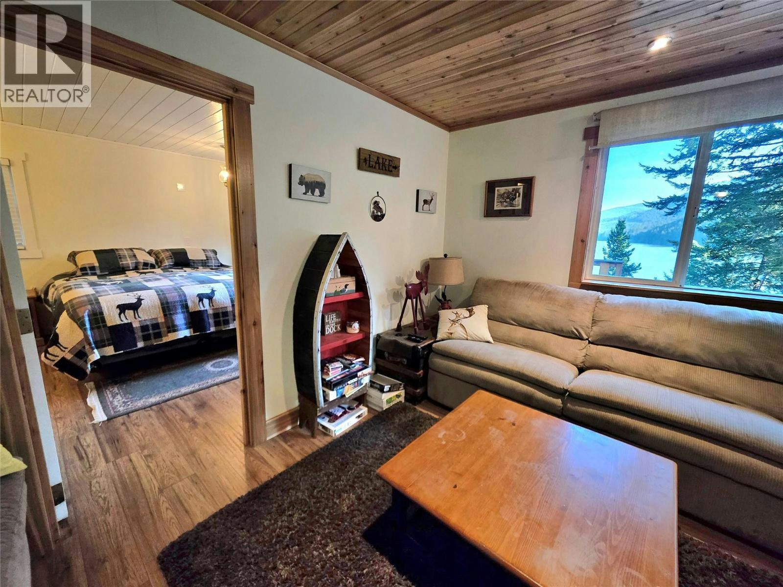 6453 Pinaus Lake Road, Falkland, BC, V0E 1W0 - 14