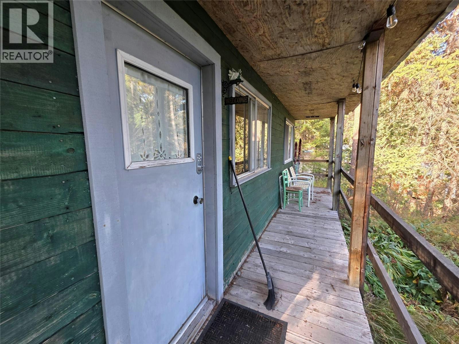 6453 Pinaus Lake Road, Falkland, BC, V0E 1W0 - 46