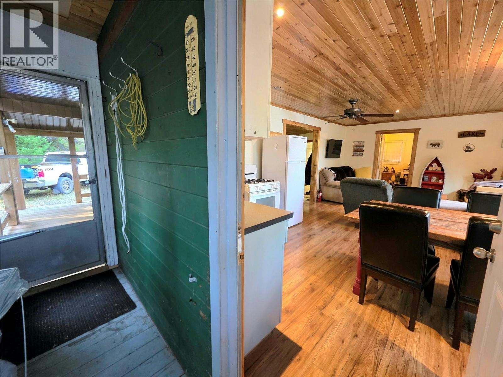 6453 Pinaus Lake Road, Falkland, BC, V0E 1W0 - 9