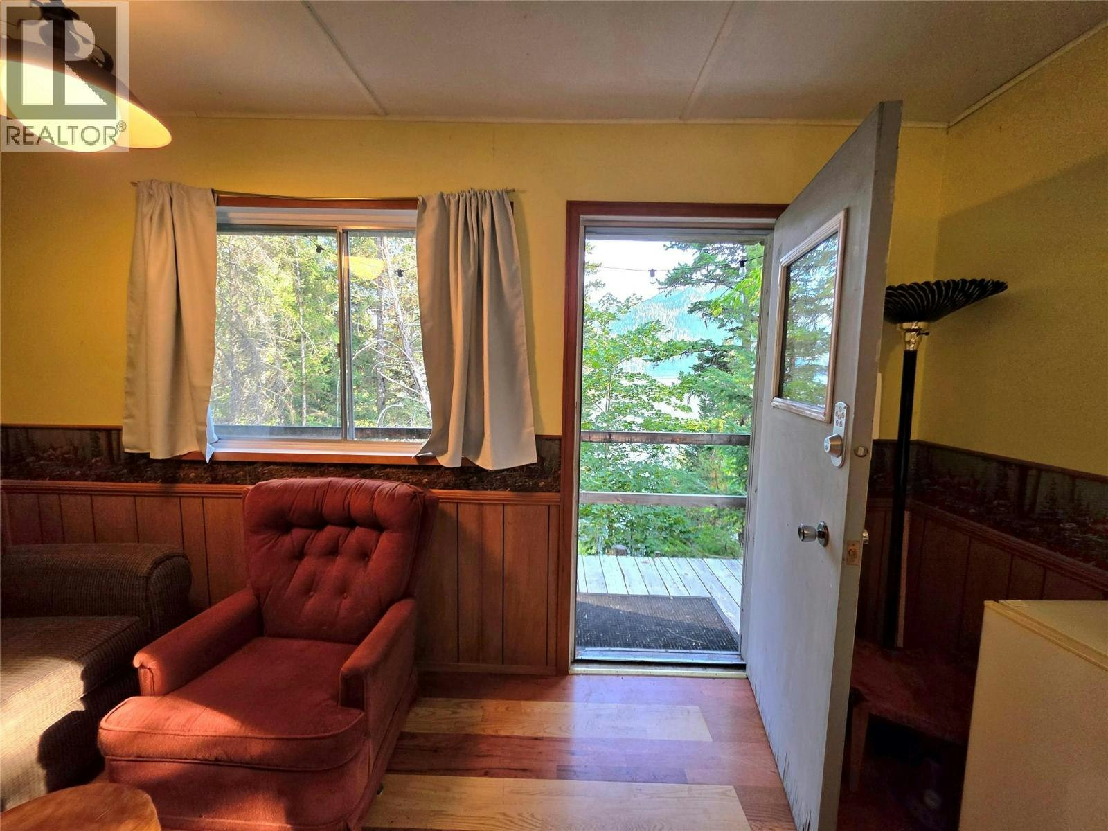 6453 Pinaus Lake Road, Falkland, BC, V0E 1W0 - 41