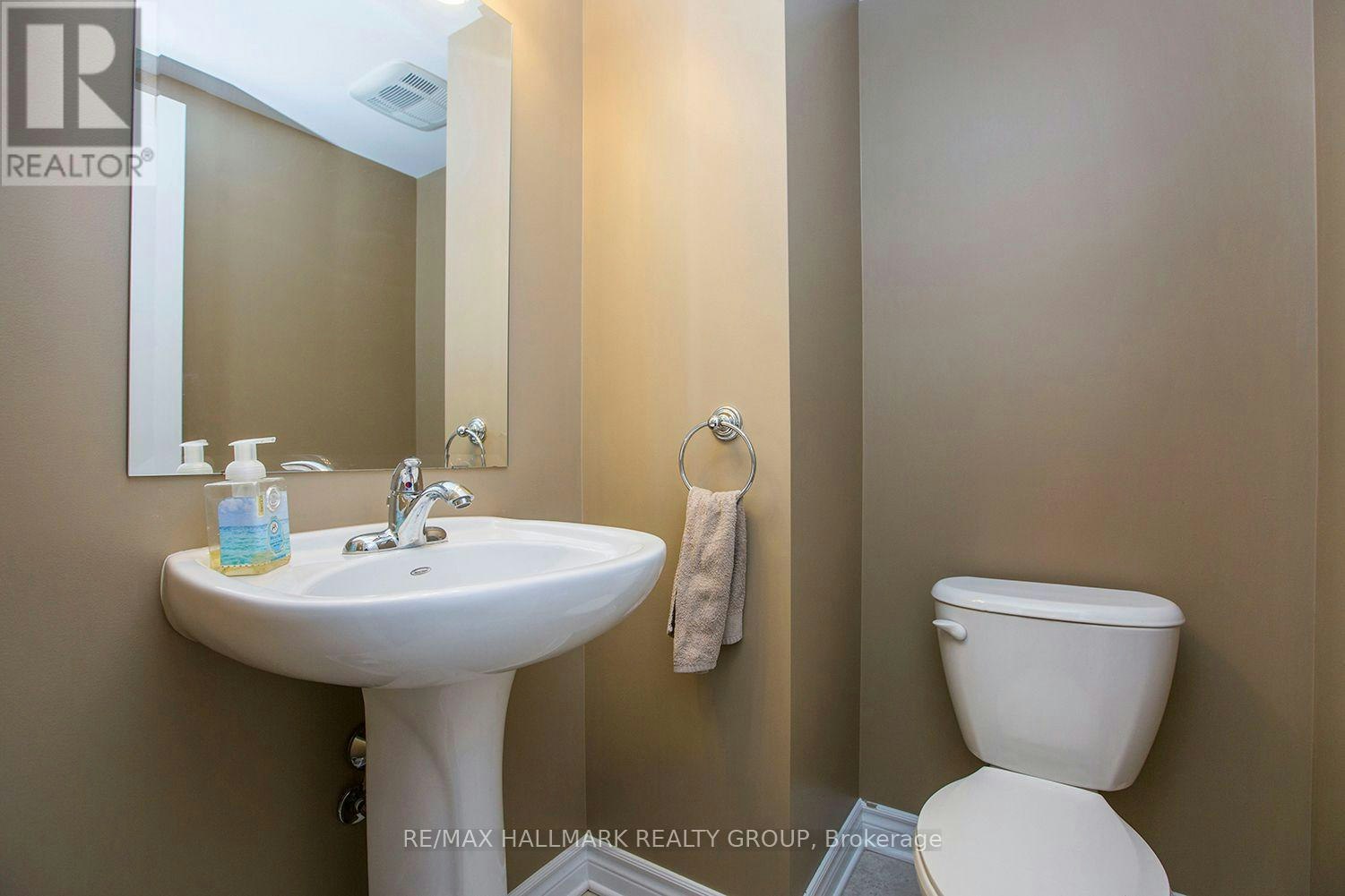 2404 Esprit Drive, Ottawa, ON, K4A 0R2 - 9