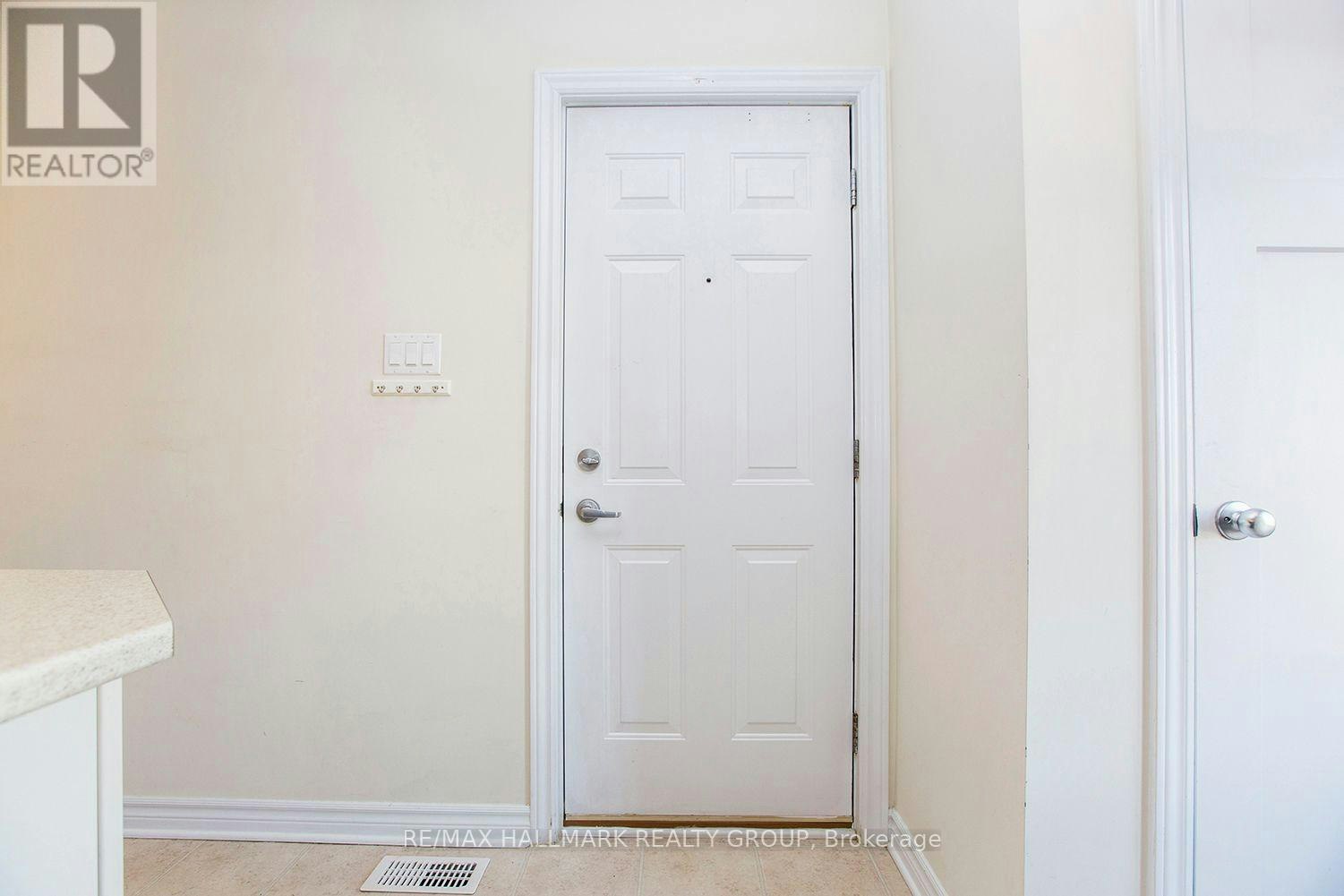2404 Esprit Drive, Ottawa, ON, K4A 0R2 - 18