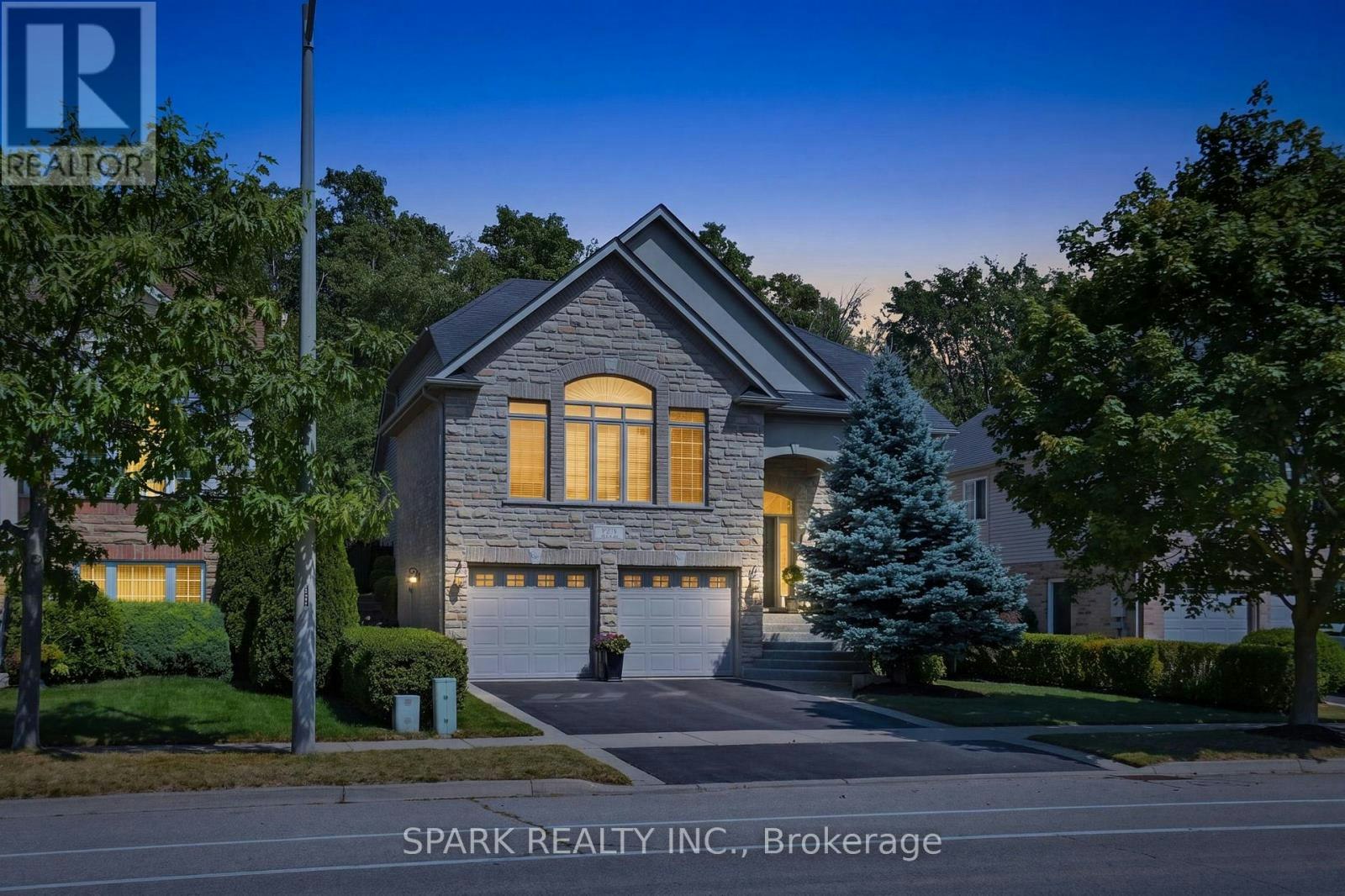 179 Tanners Drive S, Halton Hills, ON, L7J 3A8