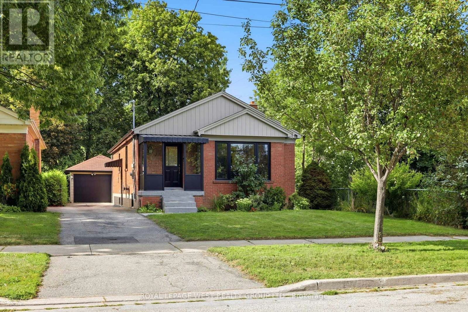 72 Mervyn Avenue, Toronto, ON, M9B 1N3