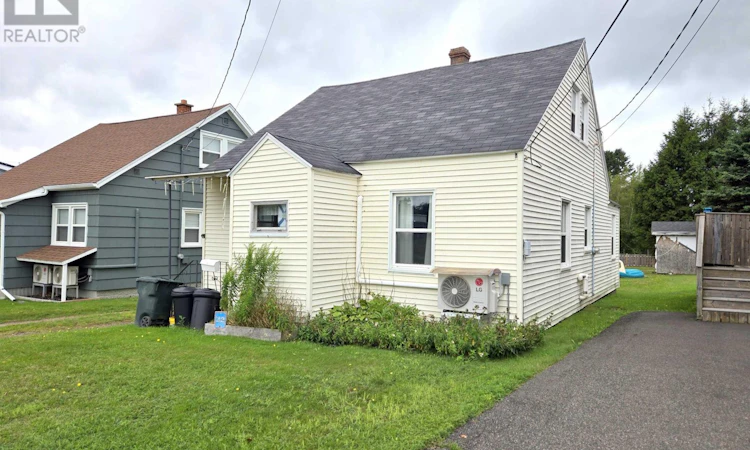 32 Poplar Street