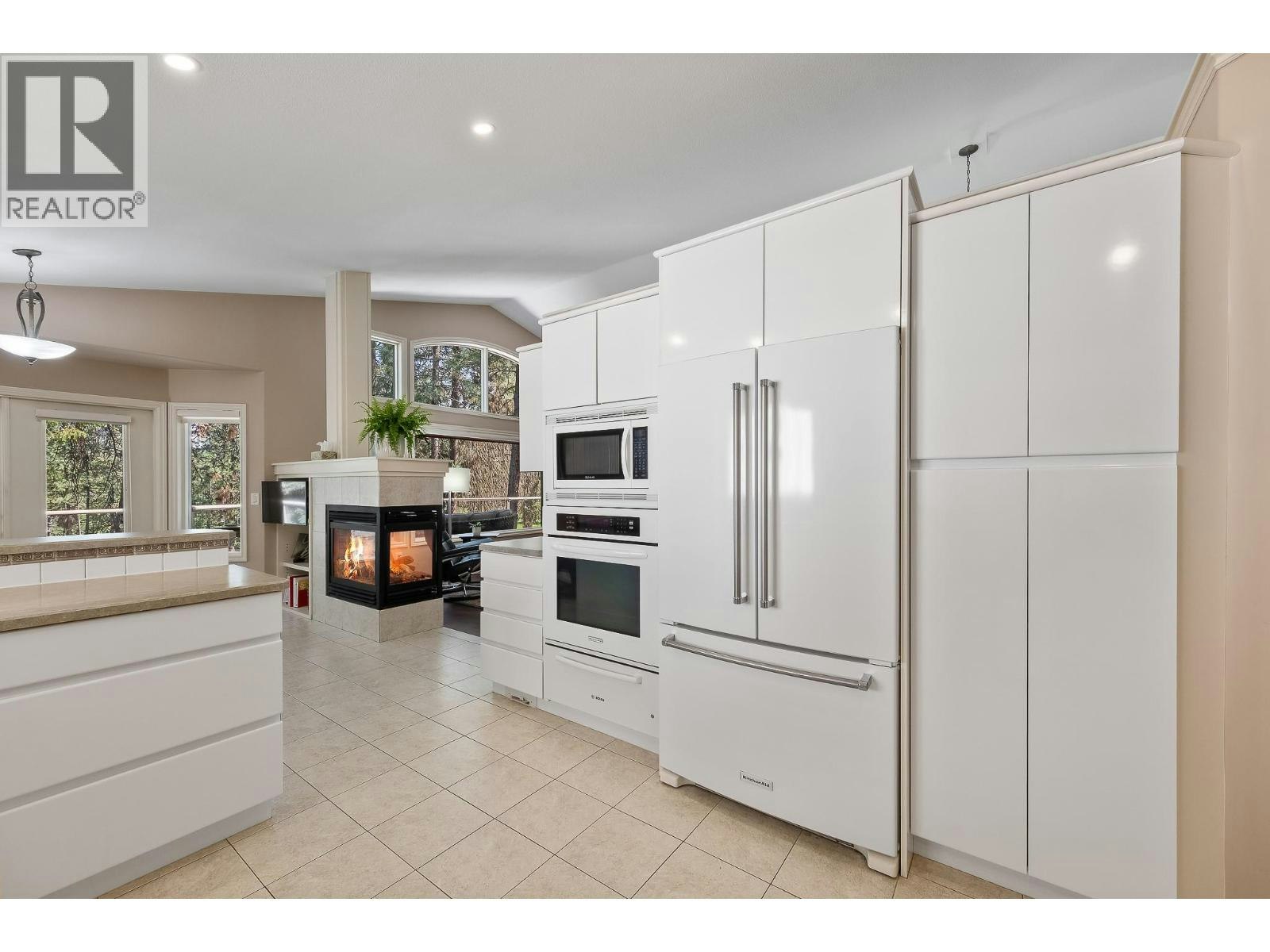 4141 S Gallaghers Boulevard, Kelowna, BC, V1W 4V2 - 10