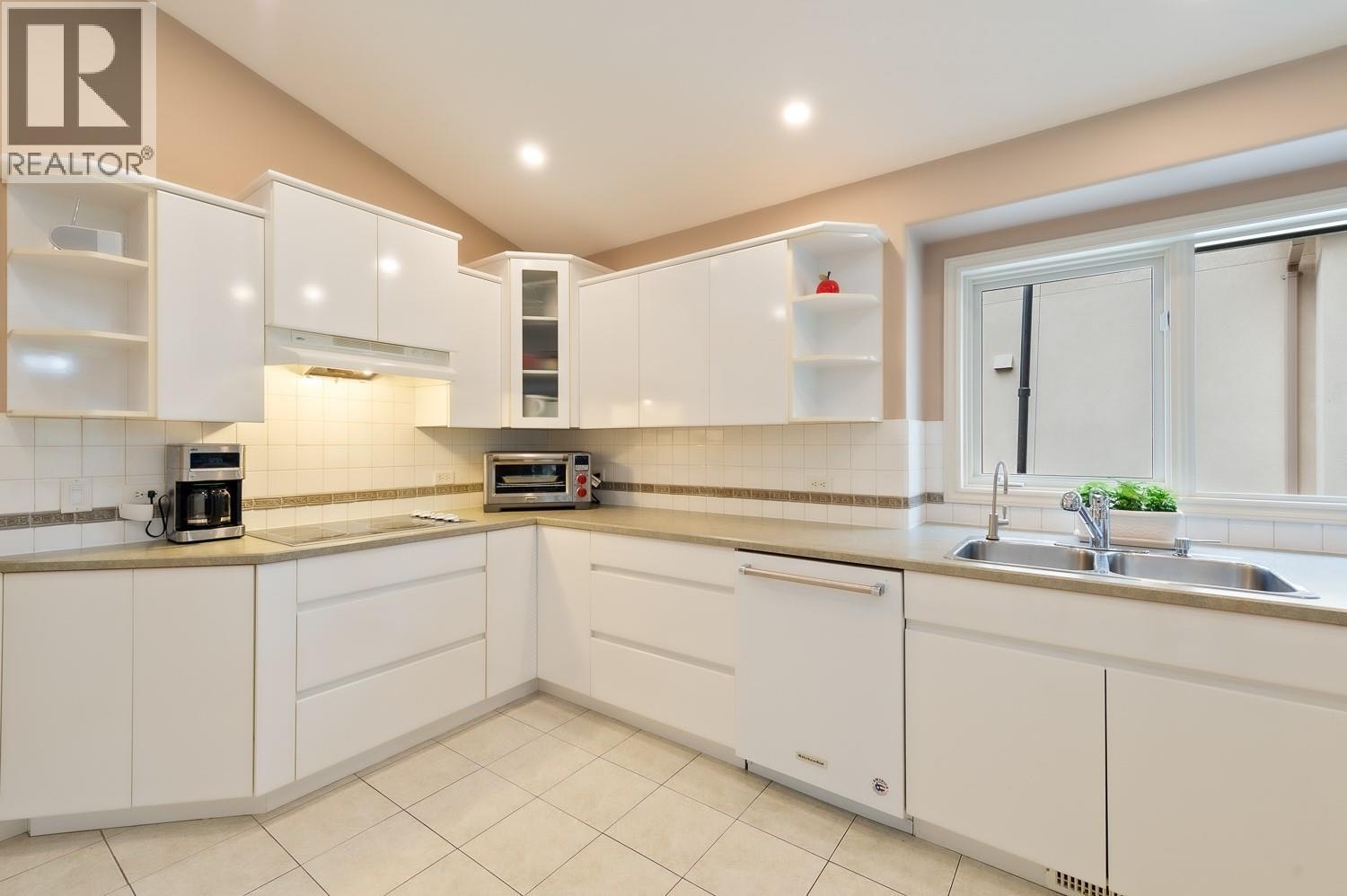 4141 S Gallaghers Boulevard, Kelowna, BC, V1W 4V2 - 13