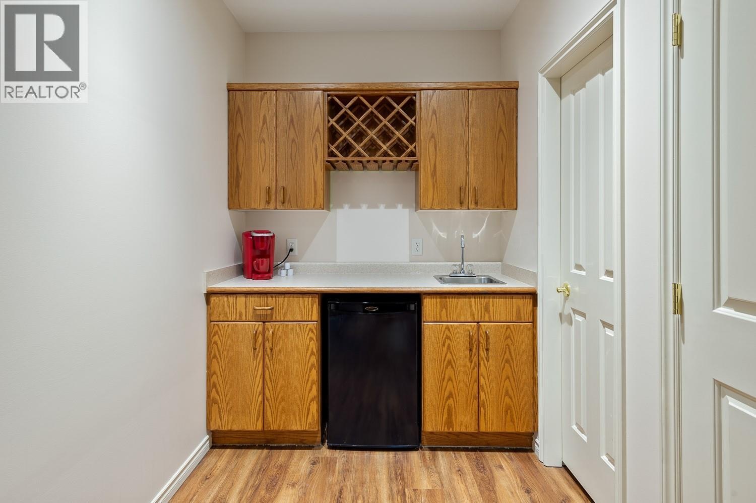 4141 S Gallaghers Boulevard, Kelowna, BC, V1W 4V2 - 32