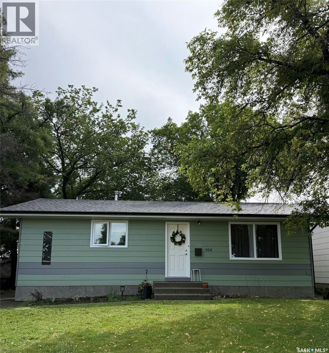 504 4th Street W, Wilkie, SK, S0K 4W0
