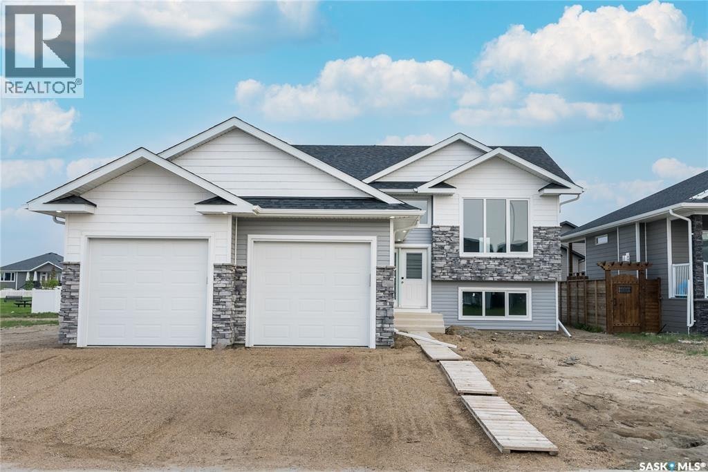 828 Ballesteros Crescent, Warman, SK, S0K 4S0