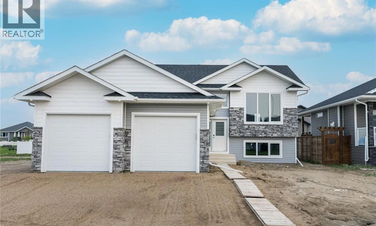 836 Woods Crescent