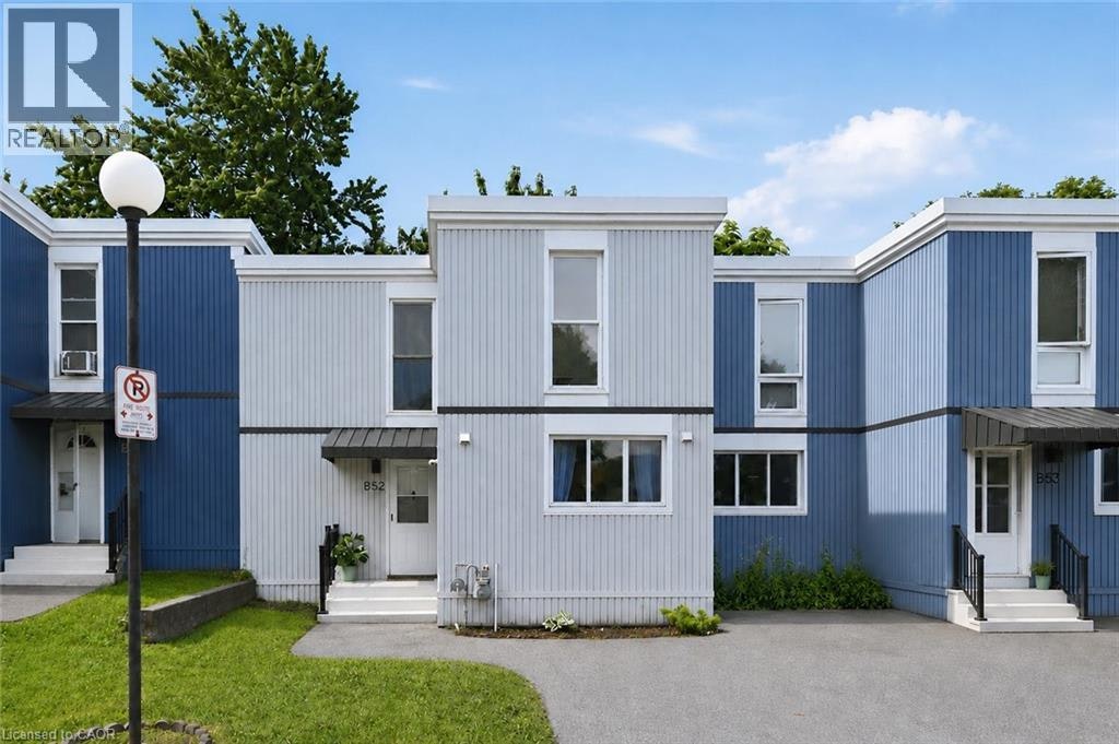 B52-25 Britten Close, Hamilton, ON, L9C 4J8