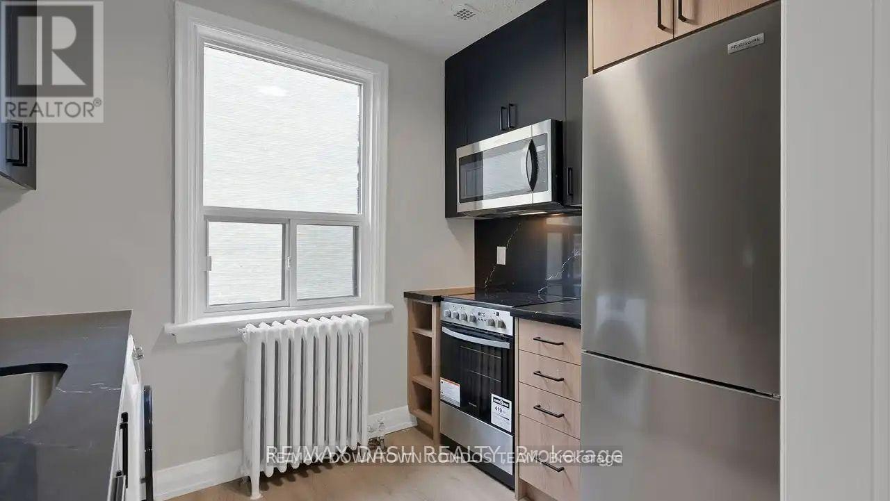 7-50 Raglan Avenue, Toronto, ON, M6C 2L1 - 7