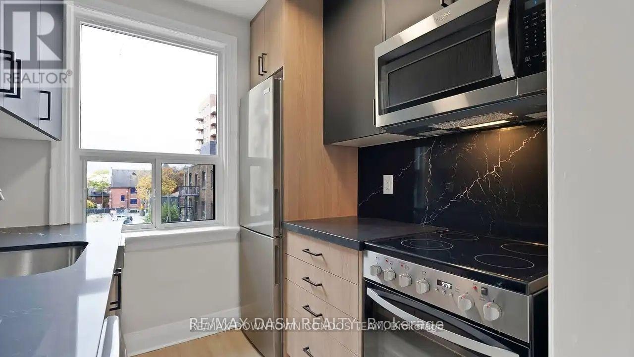 7-50 Raglan Avenue, Toronto, ON, M6C 2L1 - 5