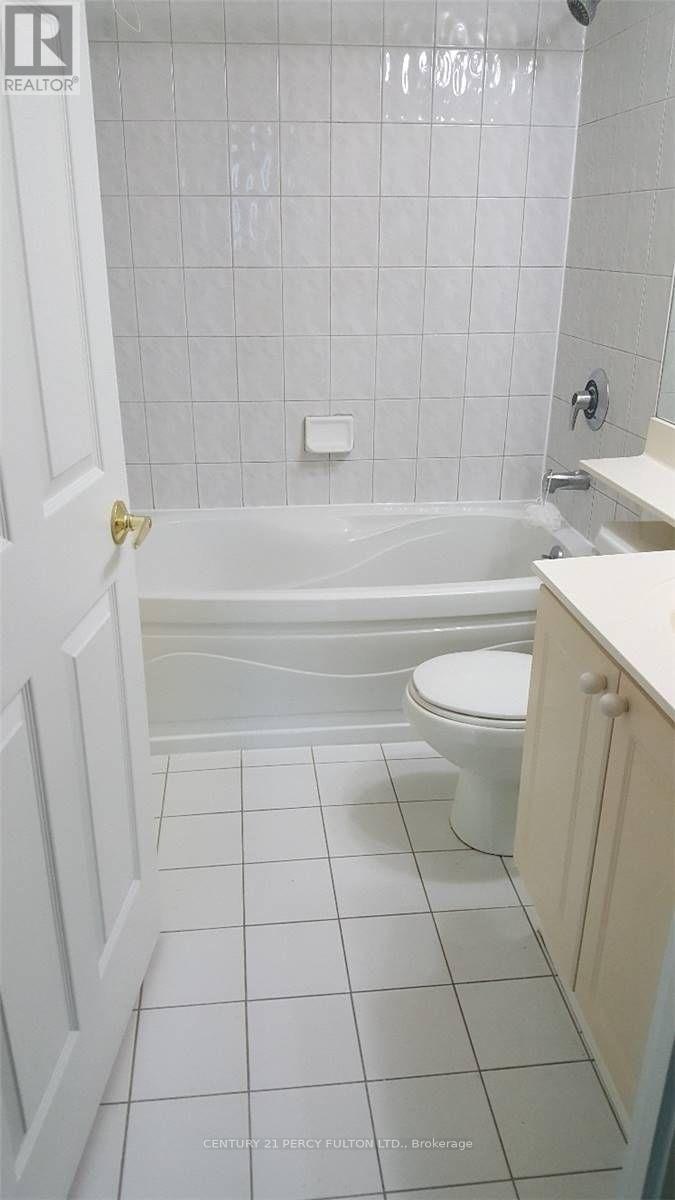 1103-18 Lee Centre Drive, Toronto, ON, M1H 3H5 - 4