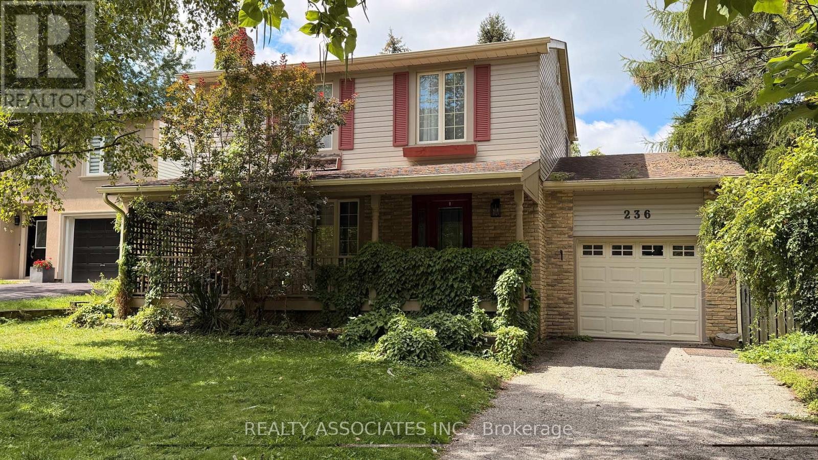 236 Hibiscus Court, Newmarket, ON, L3Y 5K9