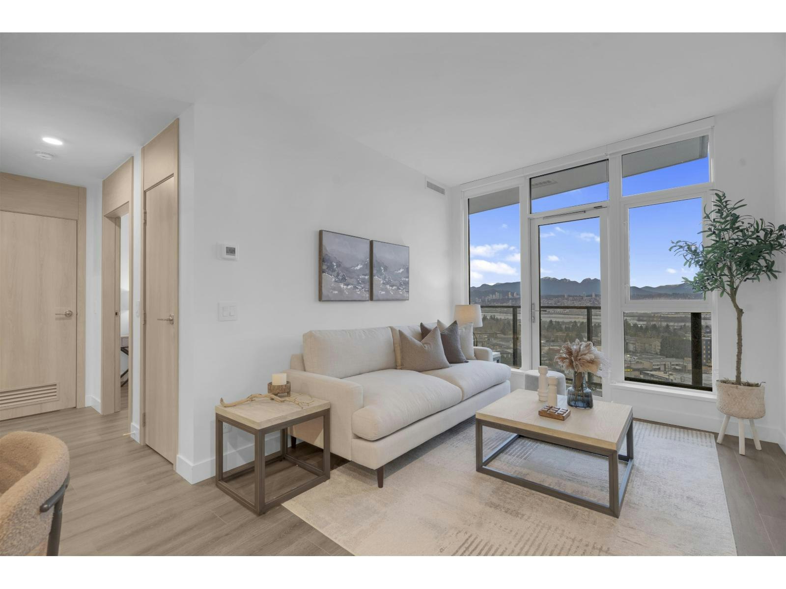 1501-10750 135a Street, Surrey, BC, V3T 0V4
