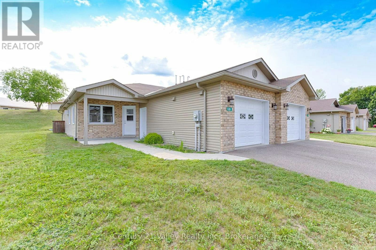 528B Wellington Street, Eganville, ON, K0J 1T0