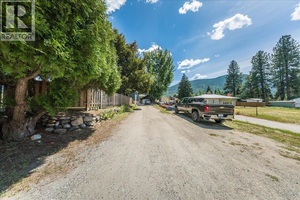 526 12th Avenue, Genelle, BC, V0G 1G0 - 45