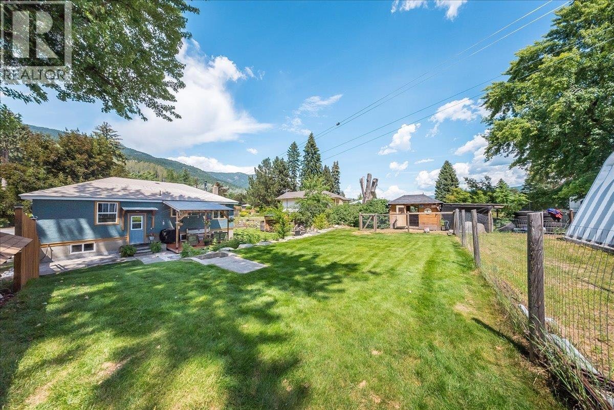 526 12th Avenue, Genelle, BC, V0G 1G0 - 29