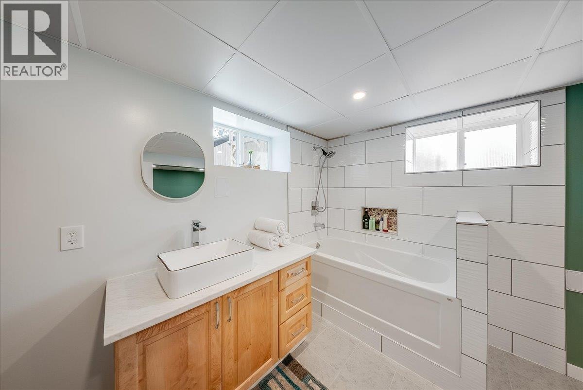 526 12th Avenue, Genelle, BC, V0G 1G0 - 26