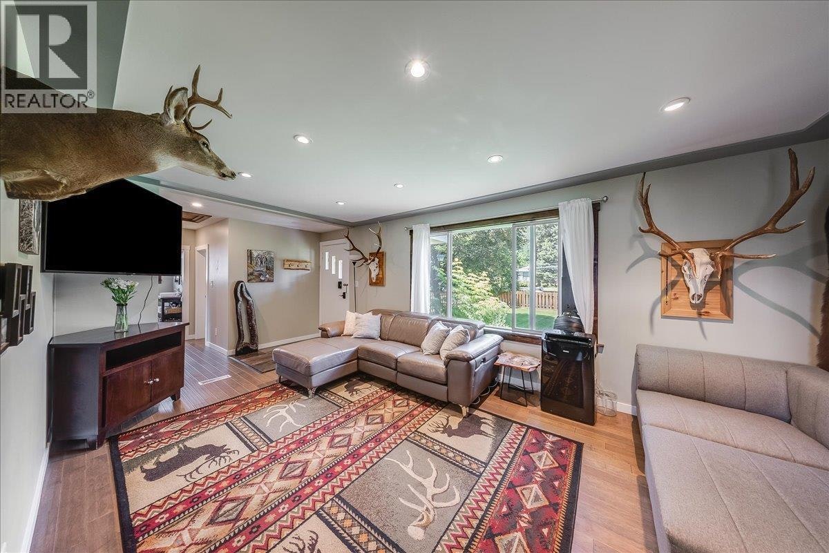 526 12th Avenue, Genelle, BC, V0G 1G0 - 4