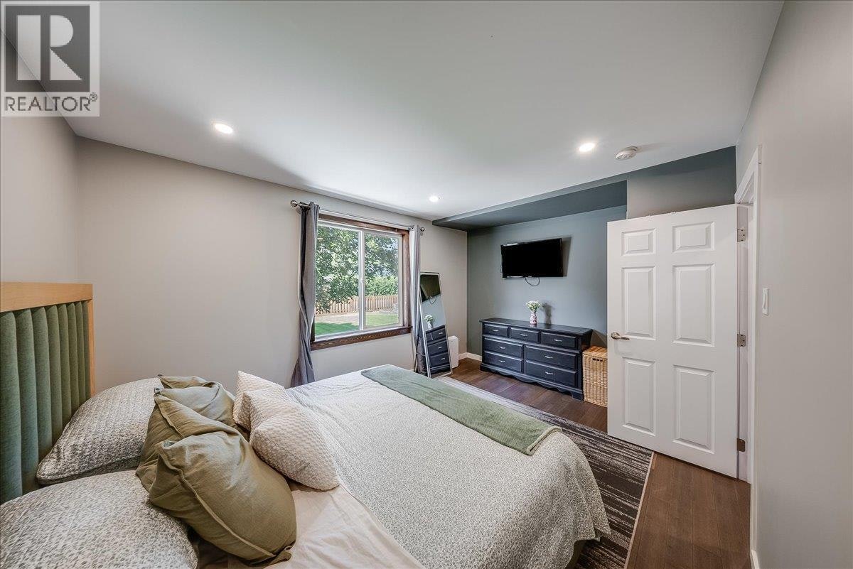 526 12th Avenue, Genelle, BC, V0G 1G0 - 16
