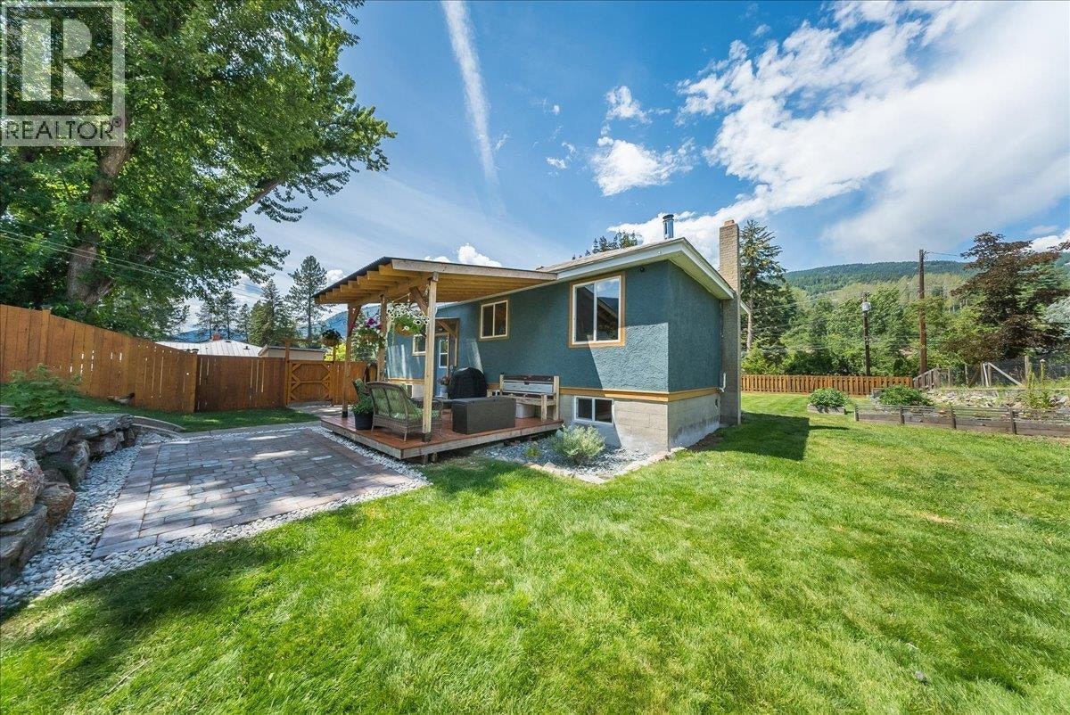 526 12th Avenue, Genelle, BC, V0G 1G0 - 30