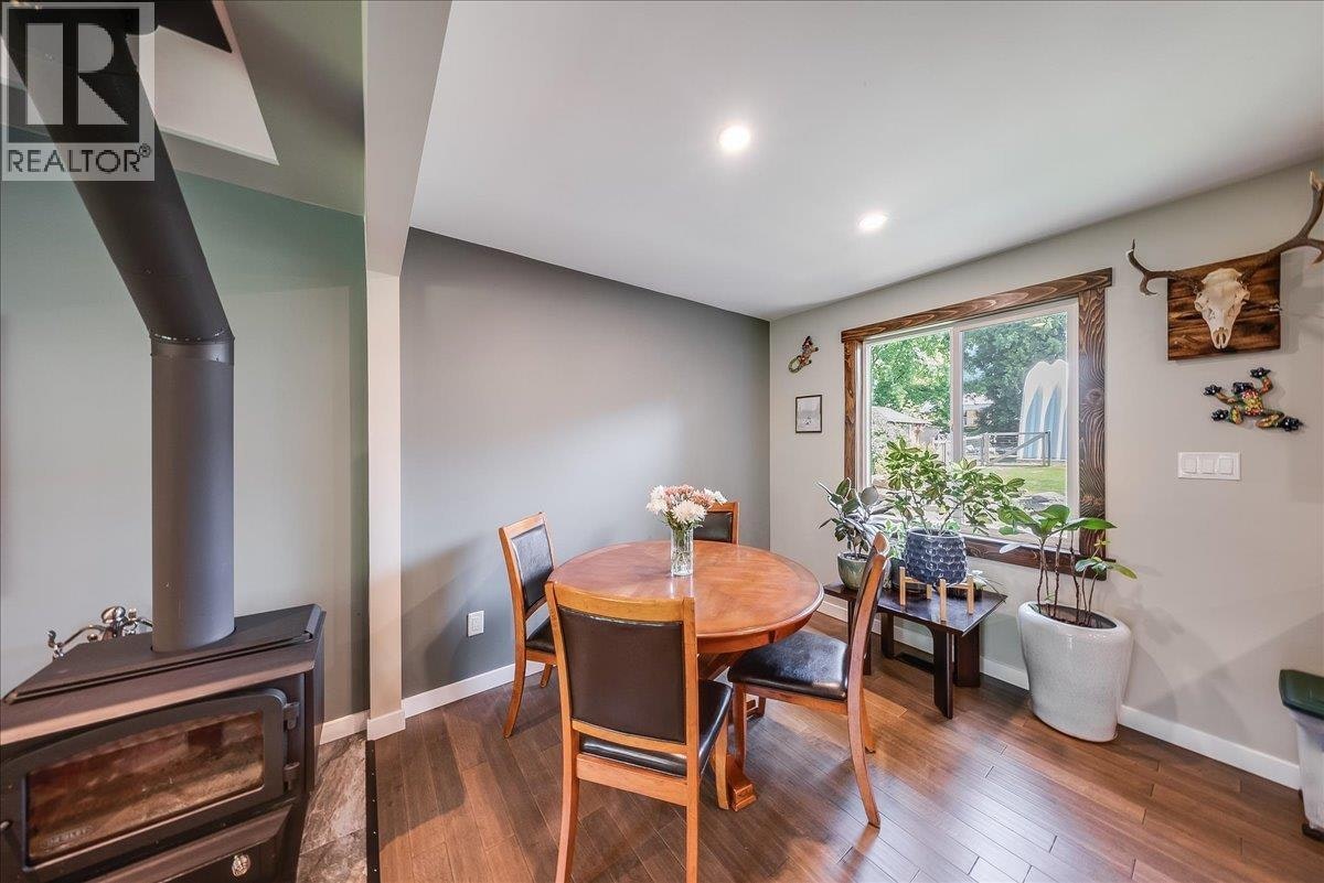 526 12th Avenue, Genelle, BC, V0G 1G0 - 9